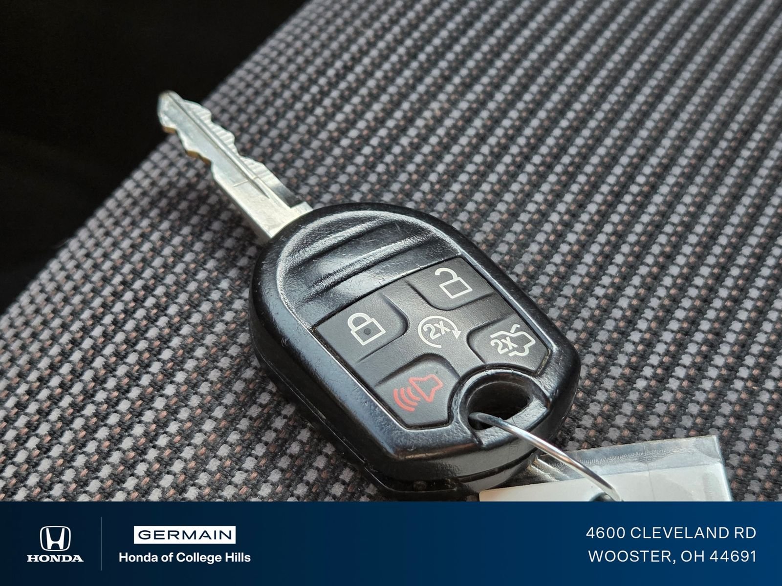 Used 2017 Blue Ford SEL image 31