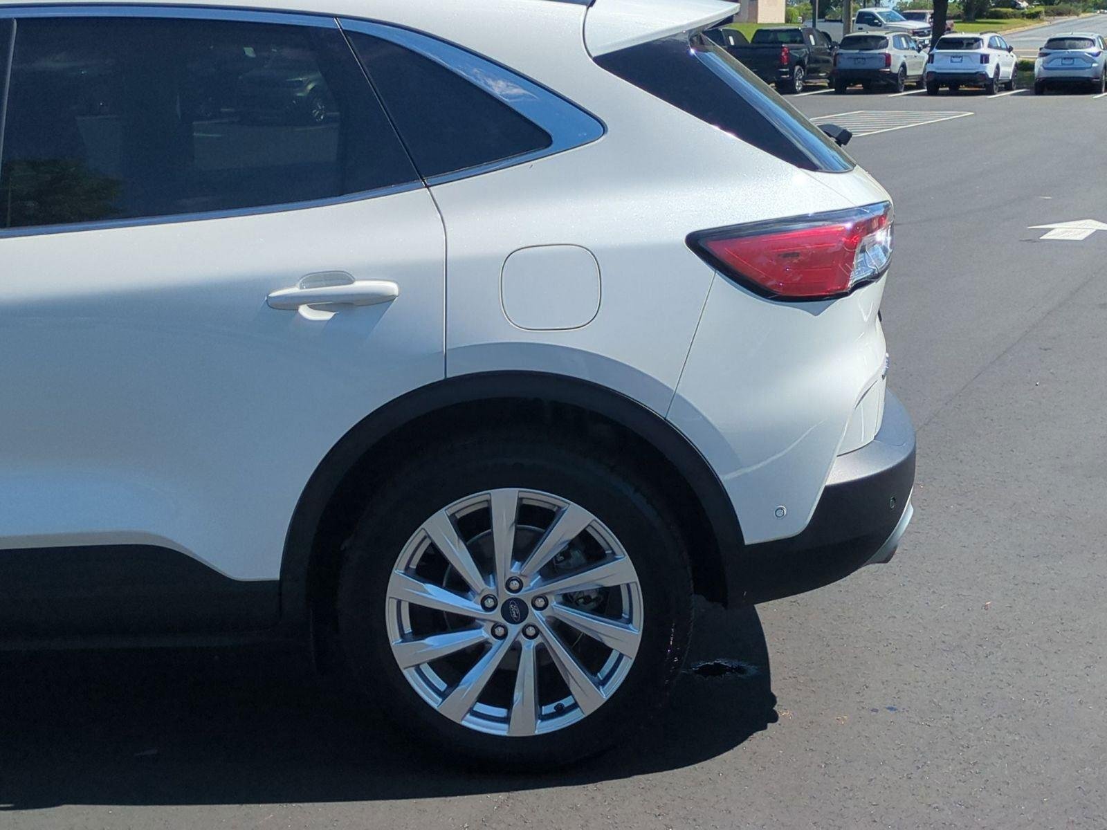 Used 2021 Star White Metallic Tri-Coat Ford Titanium image 12