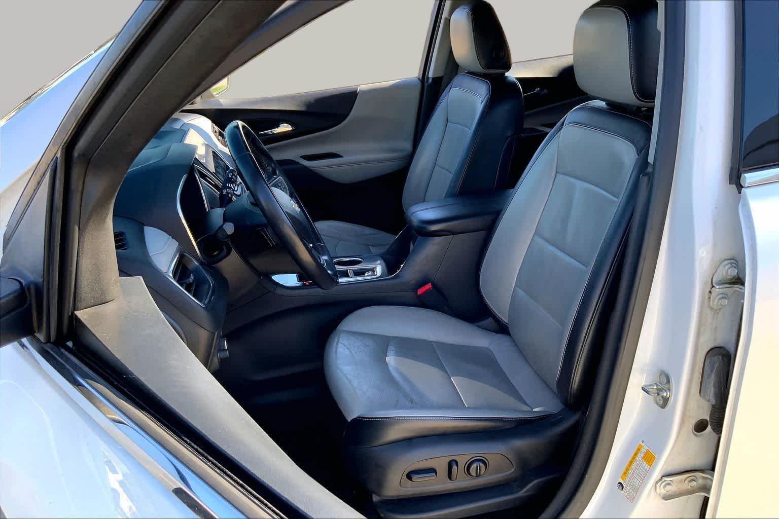 Used 2020 Iridescent Pearl Tricoat Chevrolet Premier image 8