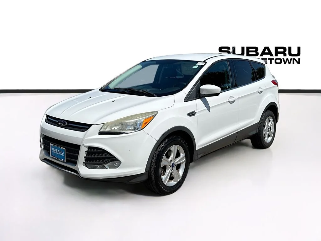Used 2013 White Ford SE image 3