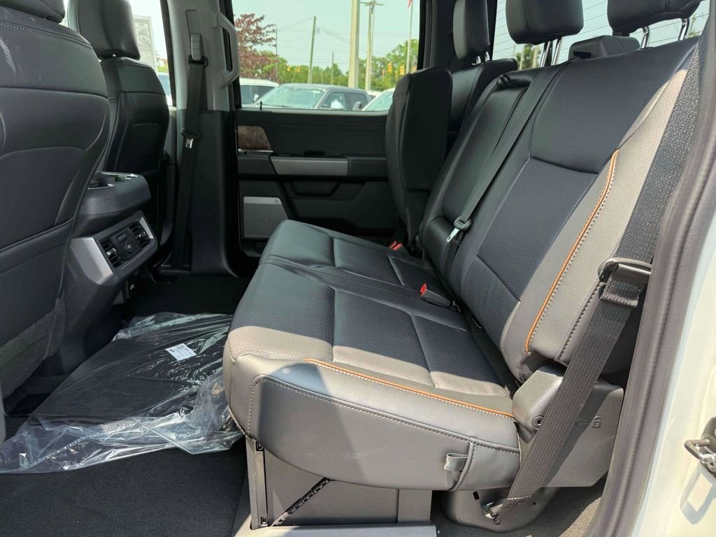2025 Ford F-350 Super Duty Lariat - Photo 16