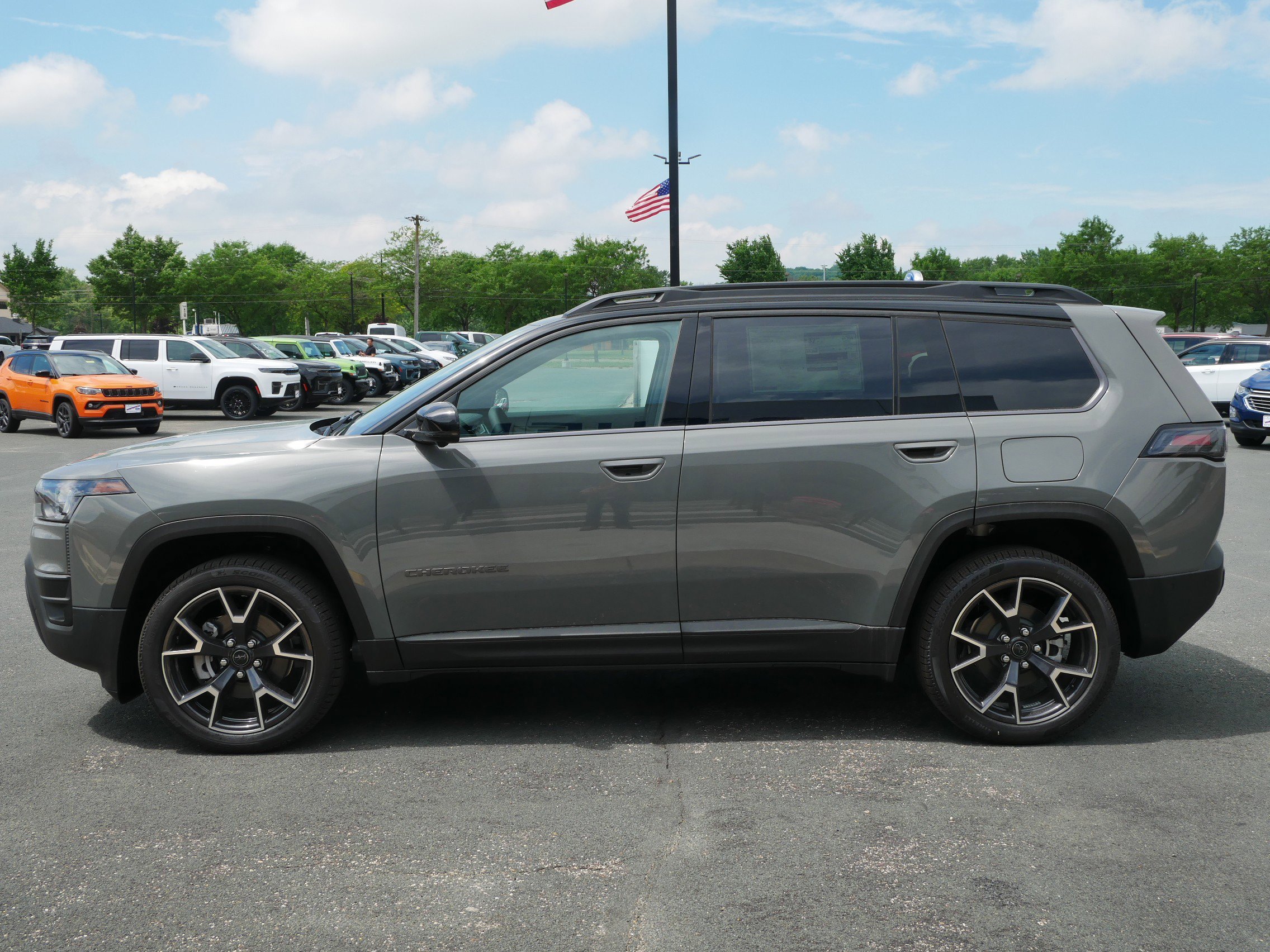 New 2026 Sting-Gray Clear-Coat Exterior Paint Jeep Overland image 5
