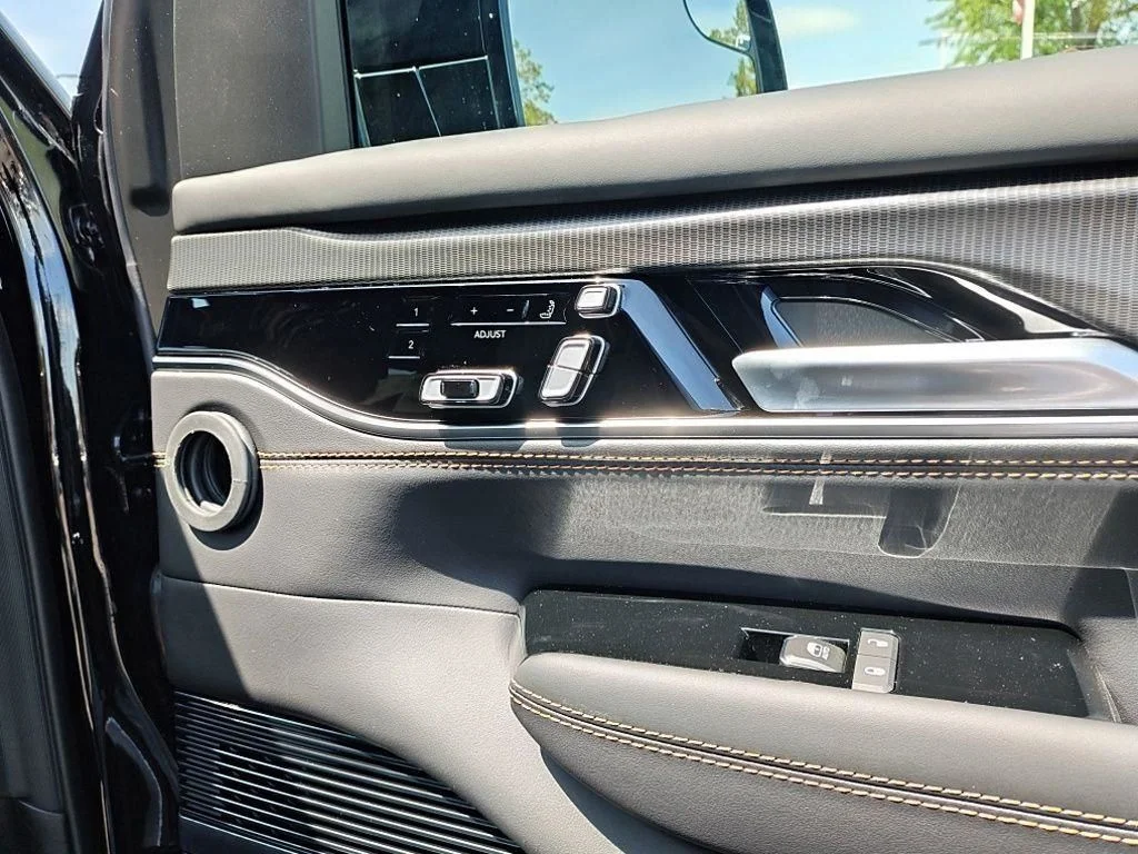 2026 Jeep Grand Wagoneer L Summit Reserve - Photo 46