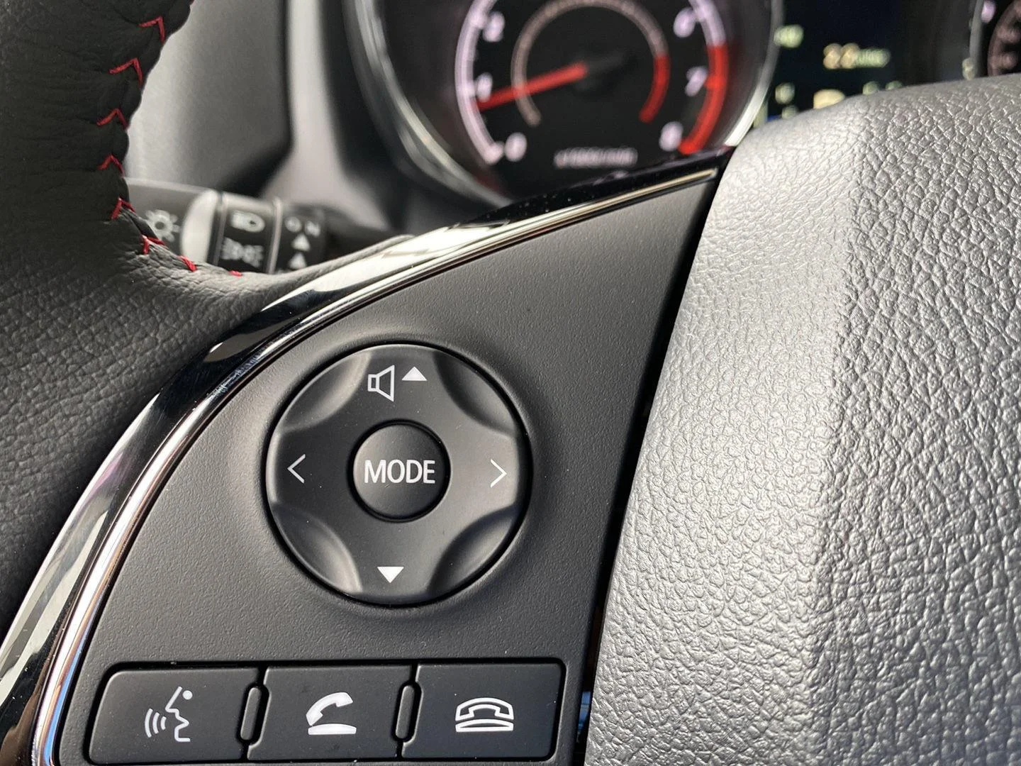 New 2026 Labrador Black Pearl Mitsubishi Trail Edition image 32