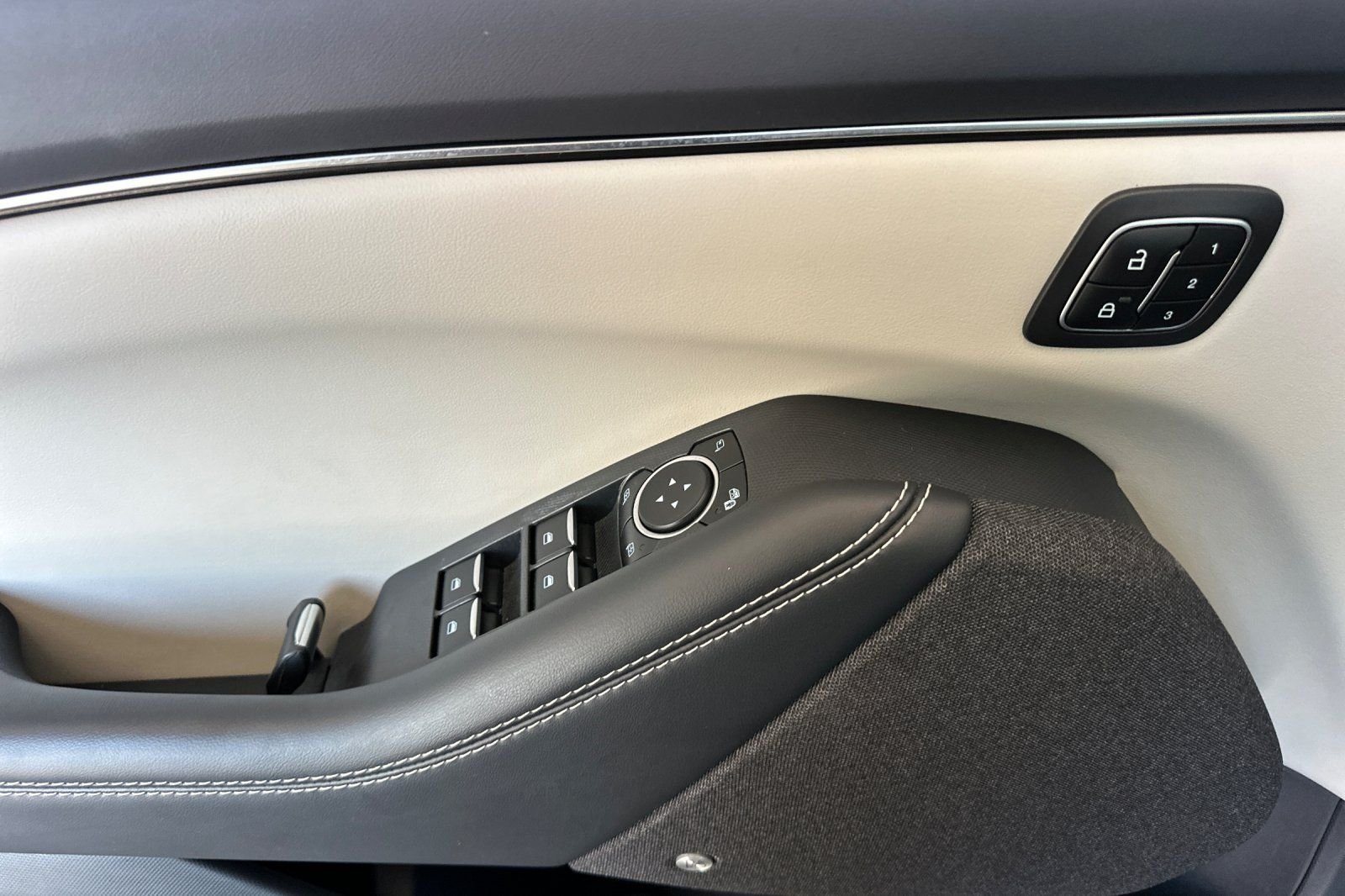Used 2023 Blue Ford Premium image 10