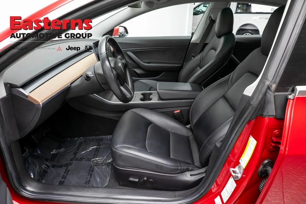Used 2018 Red Tesla Long Range image 13