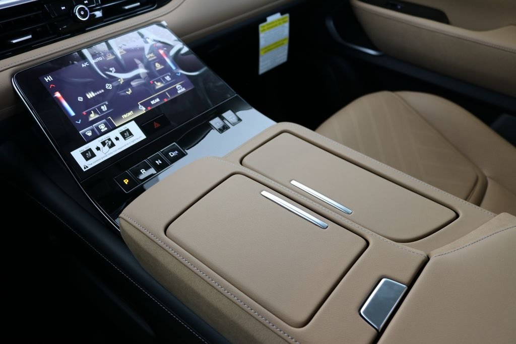 New 2026 RADIANT WHITE INFINITI Luxe 4WD image 15