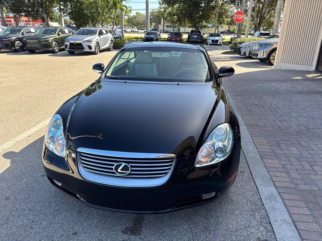 Used 2005  Lexus 430 image 3