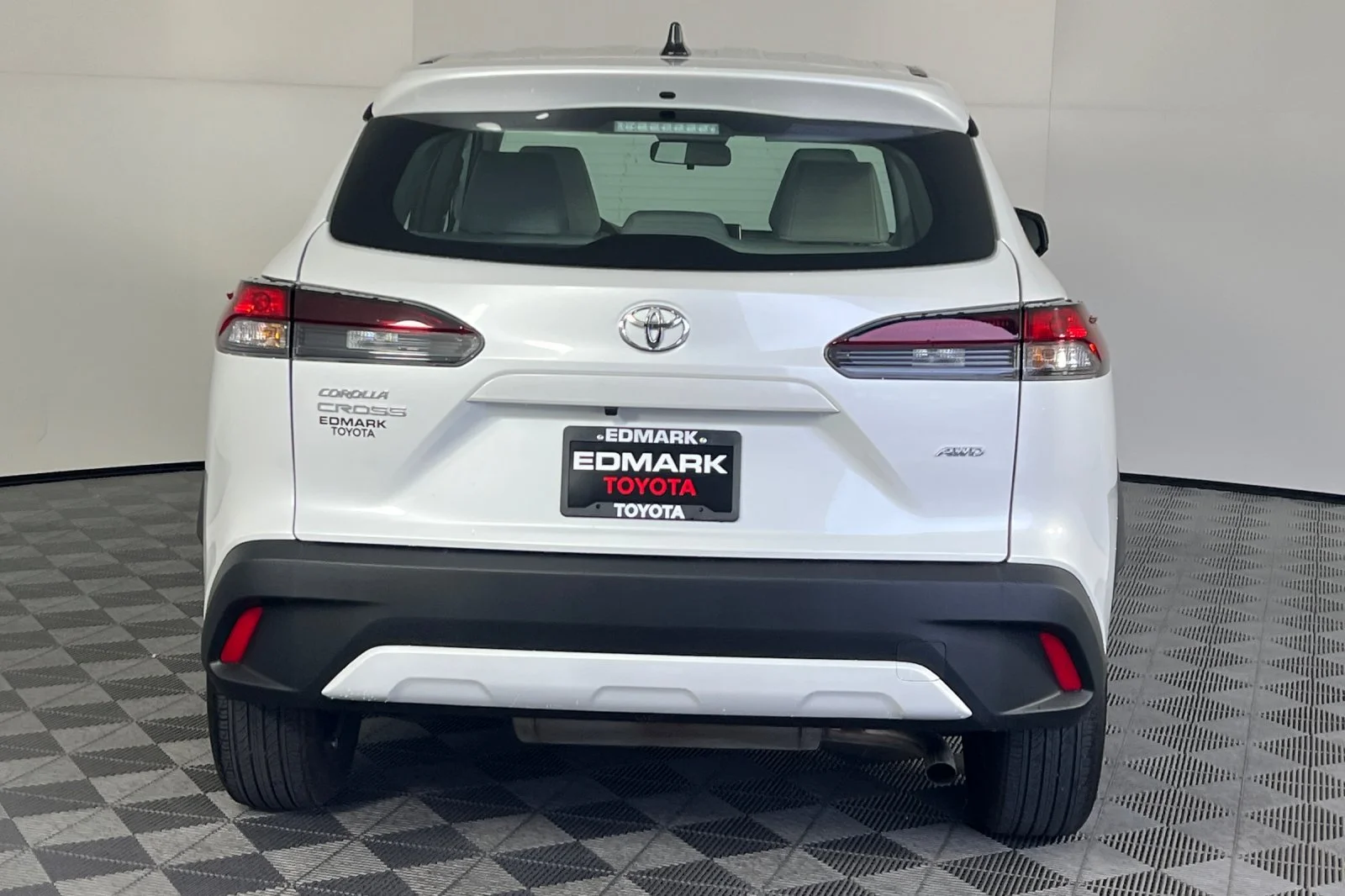Certified Used 2026 Wind Chill Pearl Toyota L image 4