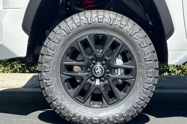 2026 Toyota Tundra Limited - Photo 33
