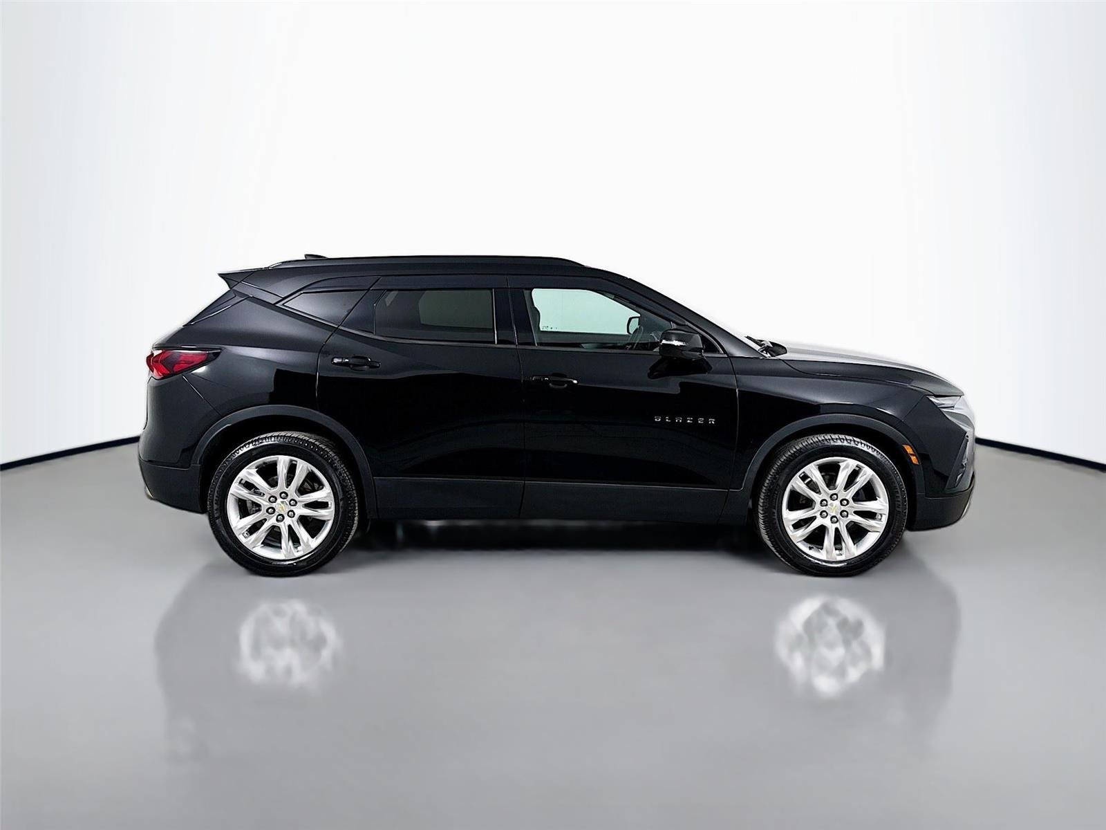 Used 2019 BLACK Chevrolet 4DR AWD LT image 10