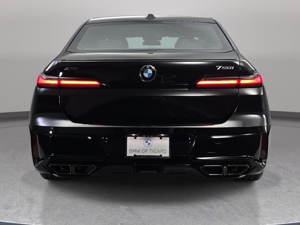2026 BMW 7 Series 760i - Photo 6