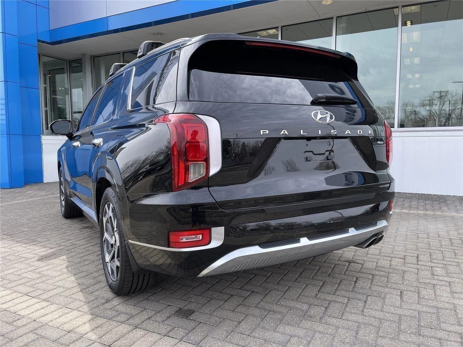 Used 2021 Black Hyundai Calligraphy image 3