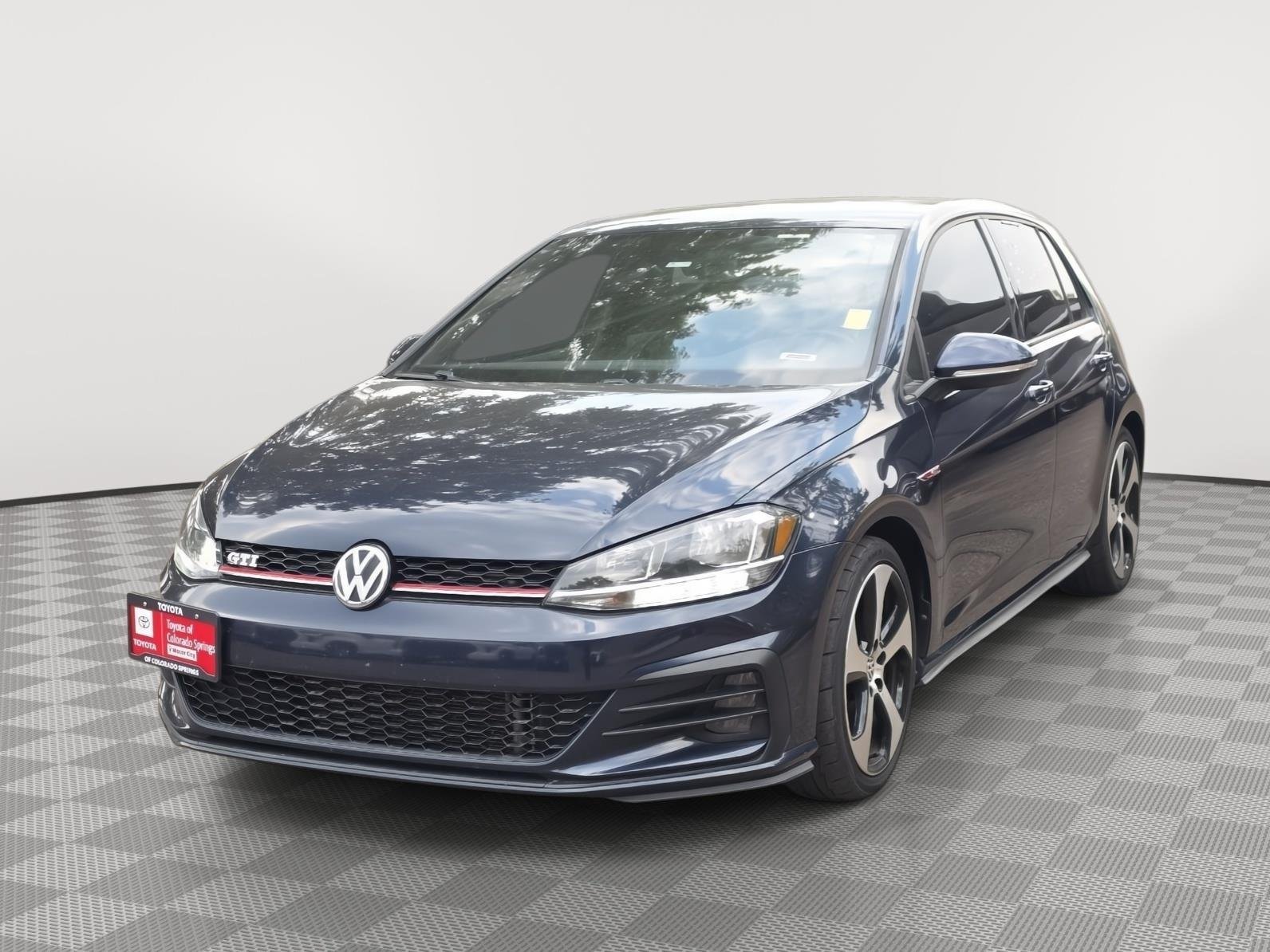 Used 2018 Night Blue Metallic Volkswagen S image 3