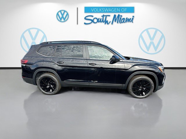 New 2026 Deep Black Pearl Volkswagen 2.0T SE W/TECHNOLOGY image 8