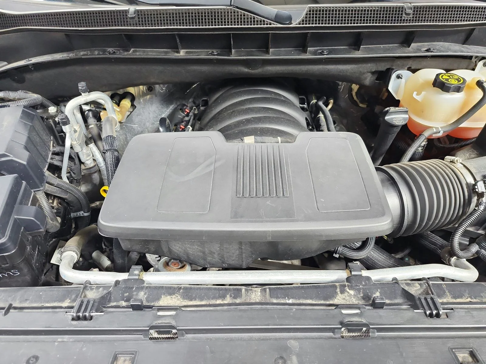 Used 2023 Silver Sage Metallic Chevrolet Premier image 17