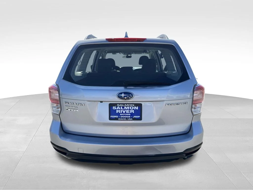 Used 2018 Silver Subaru 2.5i image 6