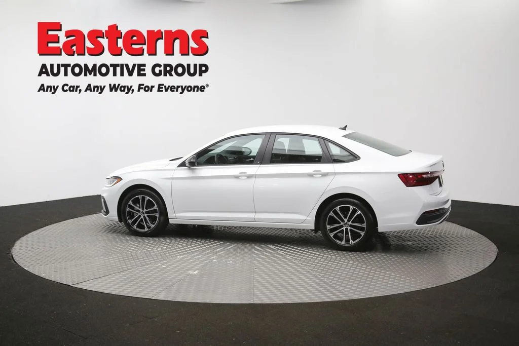 Used 2025 White Volkswagen 1.5T Sport image 59
