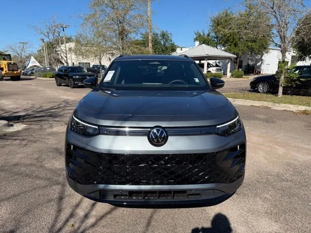 New 2026 Platinum Gray Volkswagen SE R-Line Black image 2