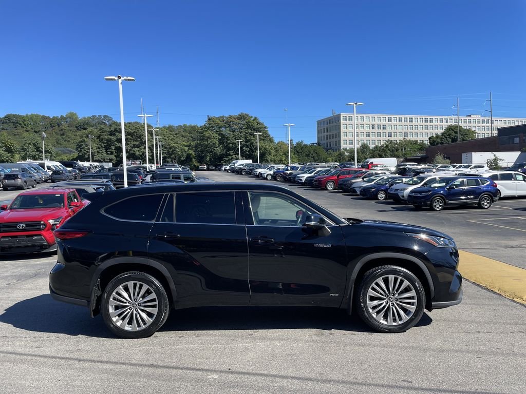 Used 2021 Black Toyota Platinum image 7