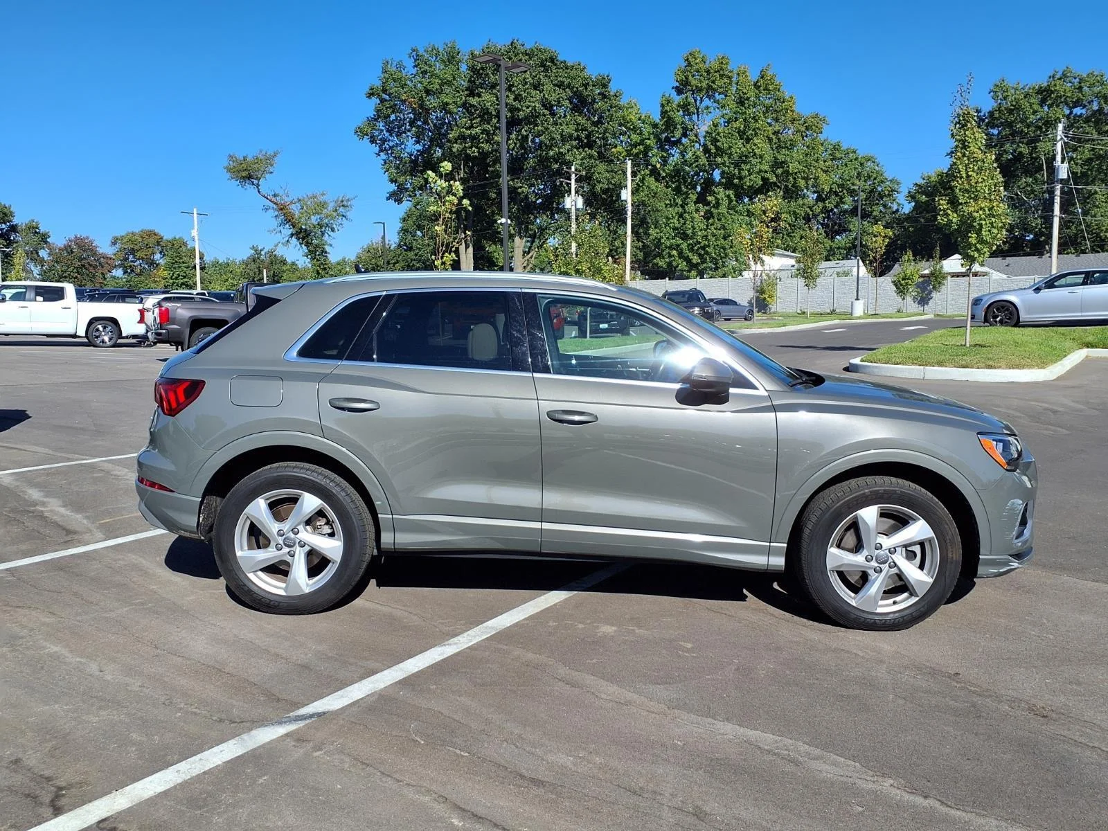 Used 2019 Audi Q3 Premium with VIN WA1AECF39K1075974 for sale in Kirkwood, MO