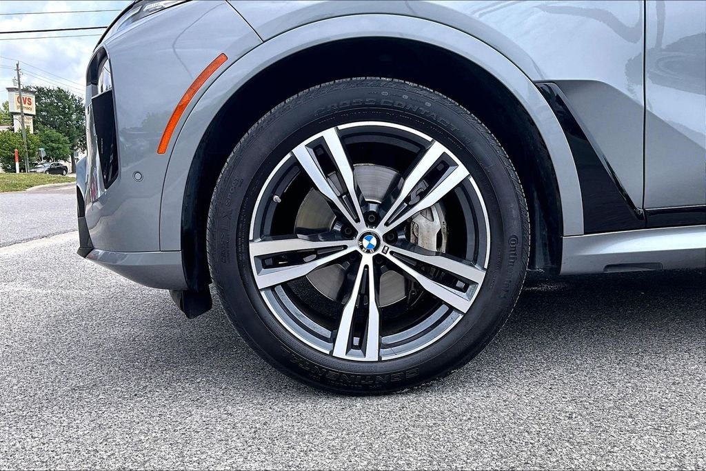 Used 2023 Gray BMW xDrive40i image 34