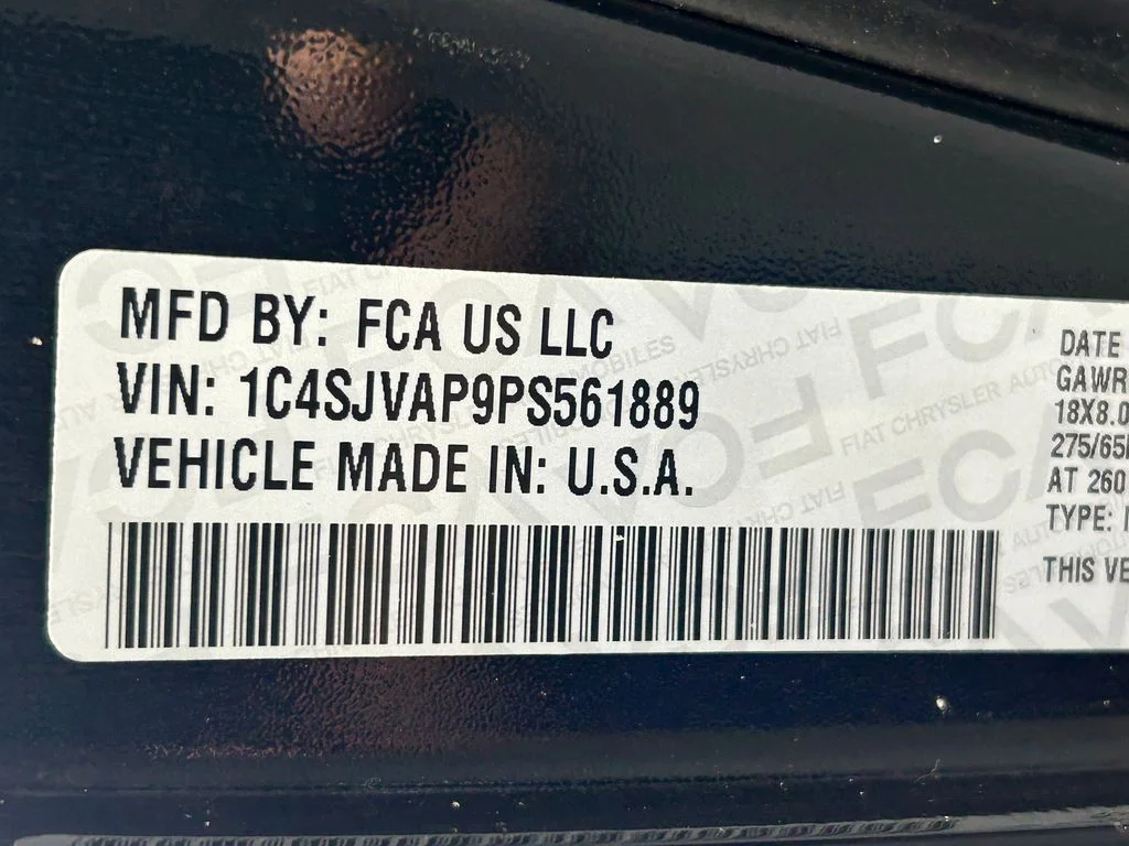 Used 2023 Diamond Black Crystal Pearlcoat Jeep Base image 19