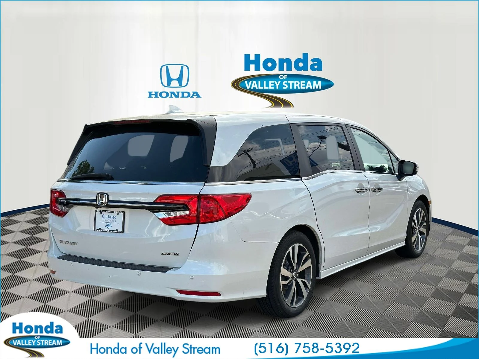 Certified Used 2023 Platinum White Pearl Honda Touring image 5