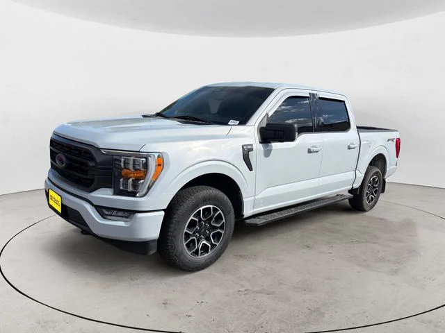 Used 2022 White Metallic Ford XLT image 1