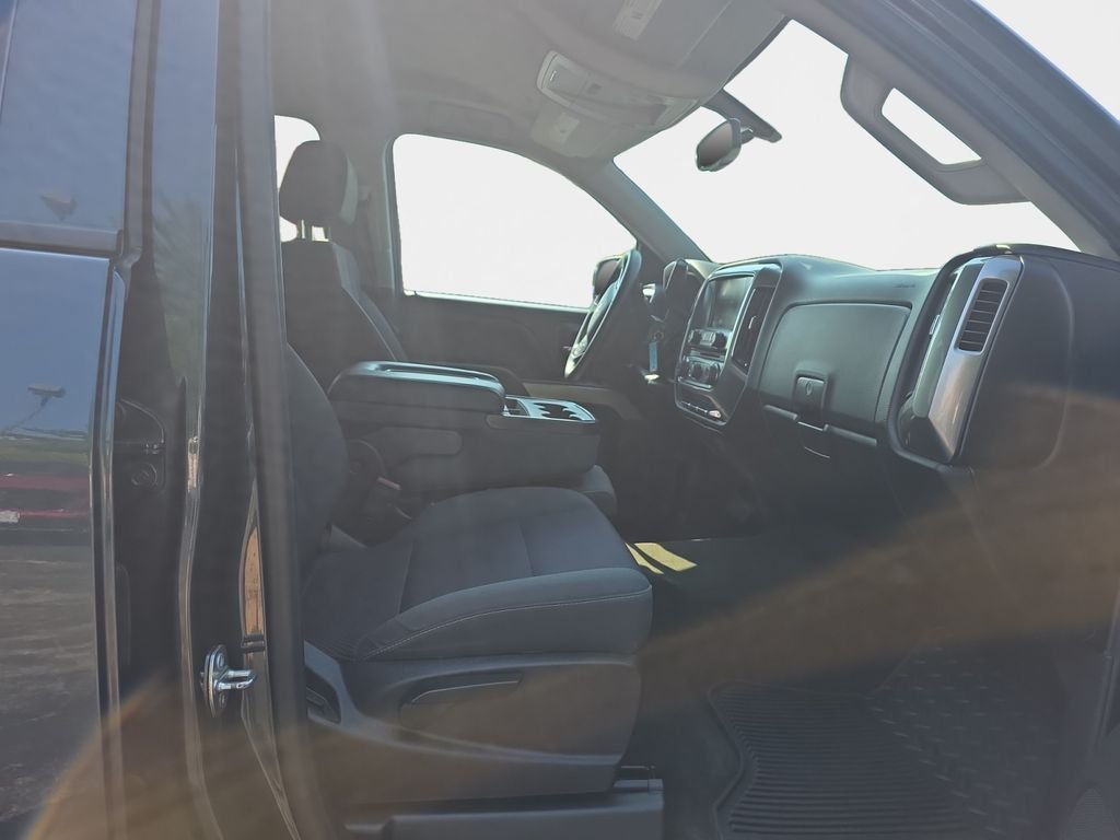 Used 2017 Graphite Metallic Chevrolet LT image 18