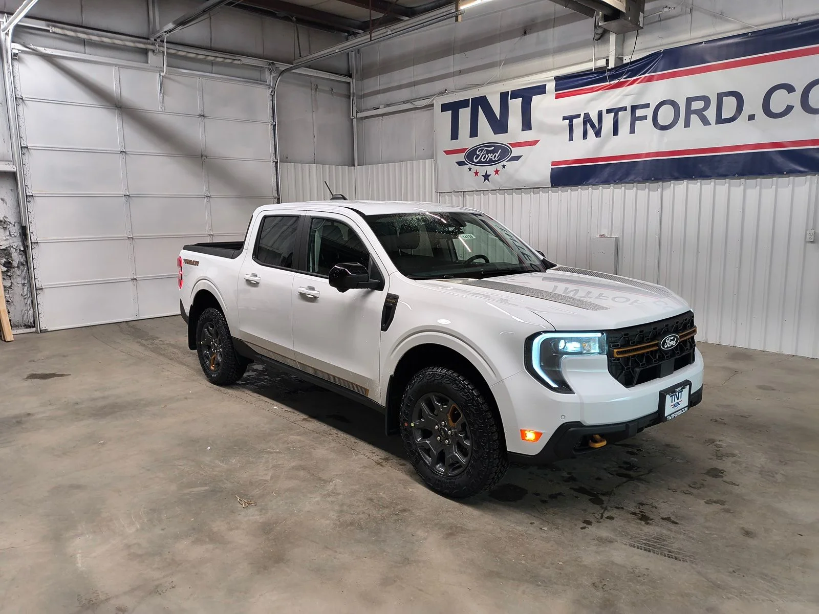 New 2025 Oxford White Ford Tremor® image 3