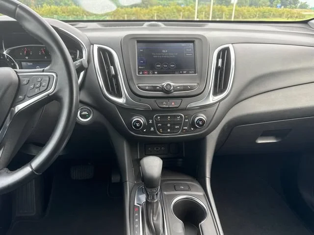 Used 2024 Summit White Chevrolet LT image 18