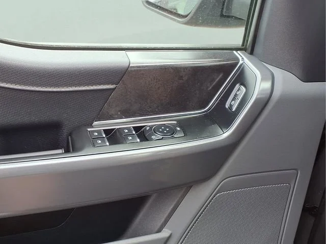 Used 2025  Ford XLT image 14