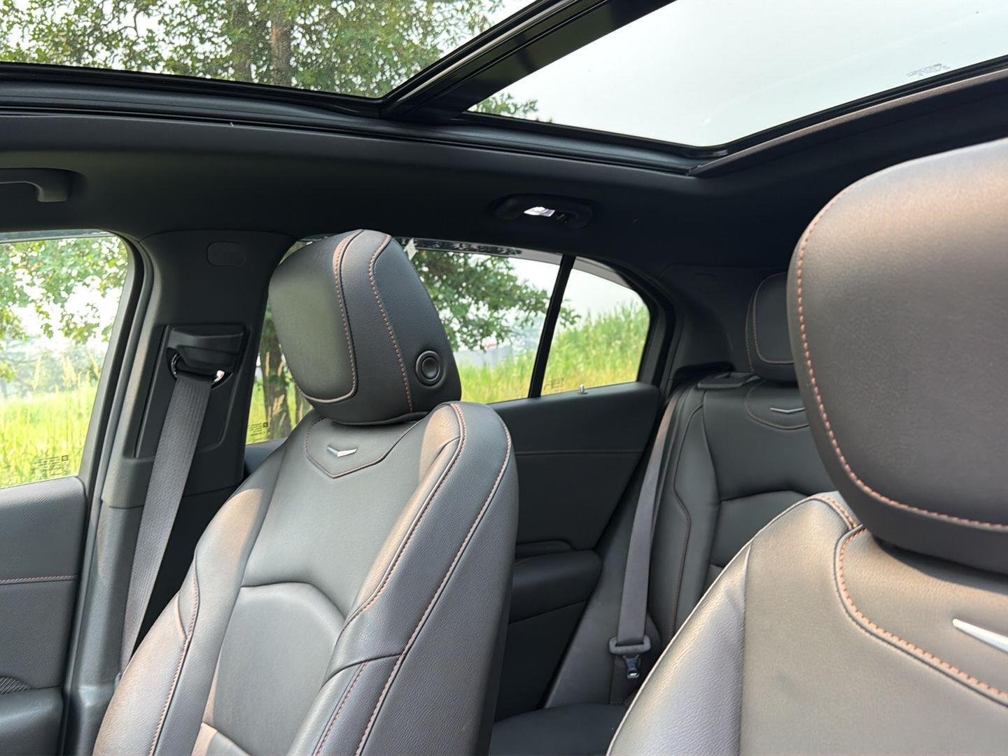 Used 2020 Crystal White Tricoat Cadillac AWD Sport image 8