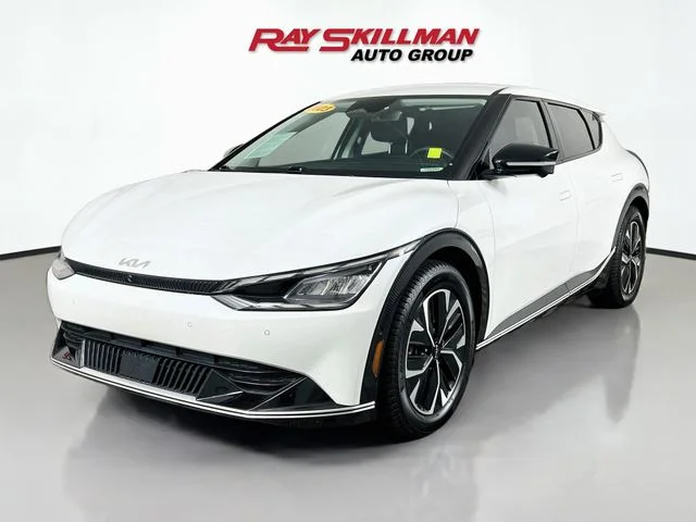 Used 2023 White Kia Wind image 3