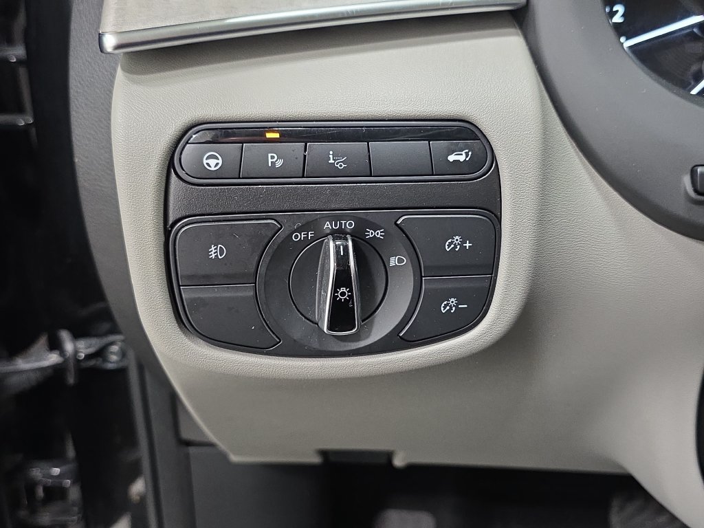 Certified Used 2023 Mineral Black INFINITI SENSORY AWD image 23