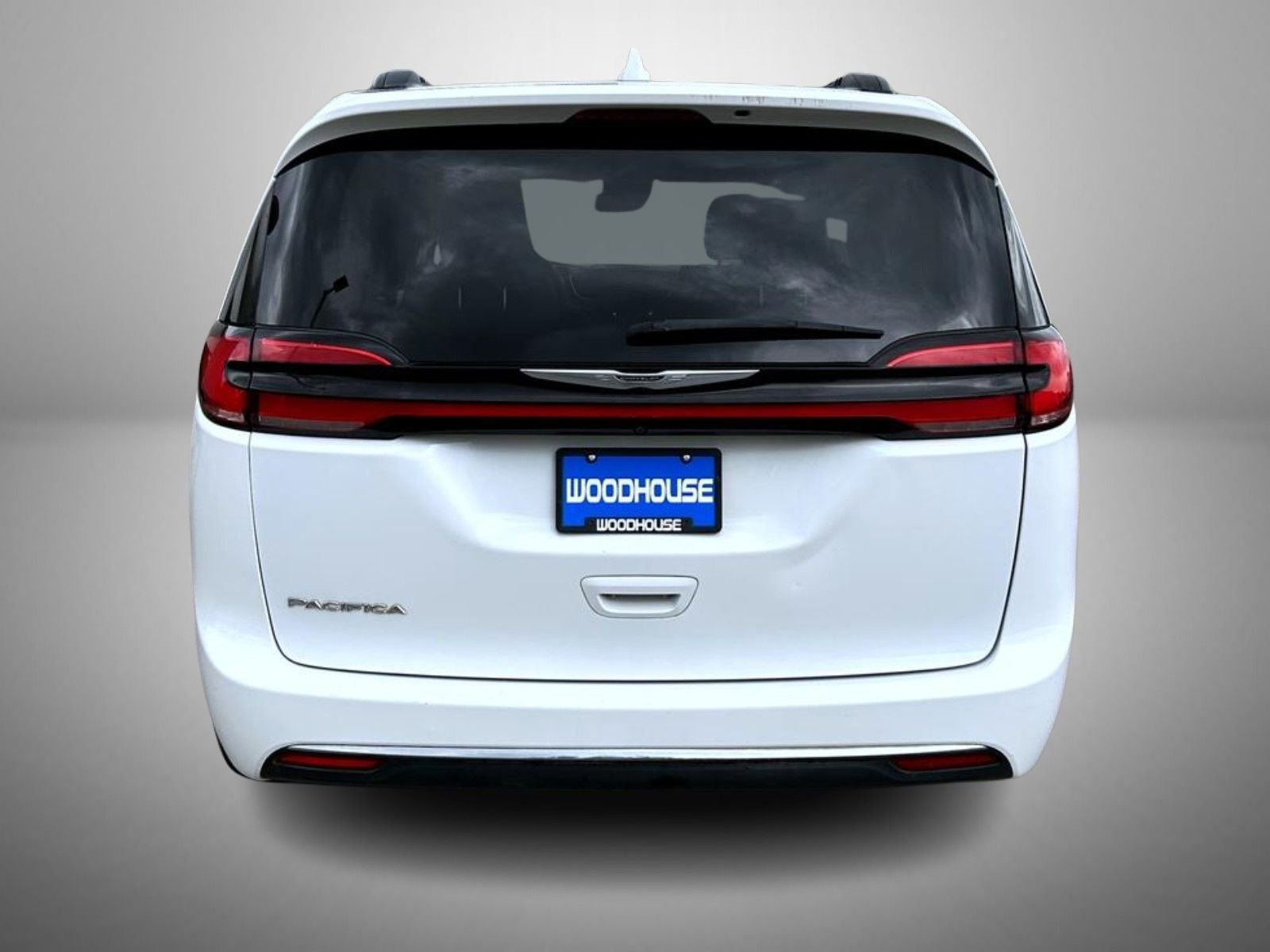 Used 2022 White Chrysler Touring L image 6