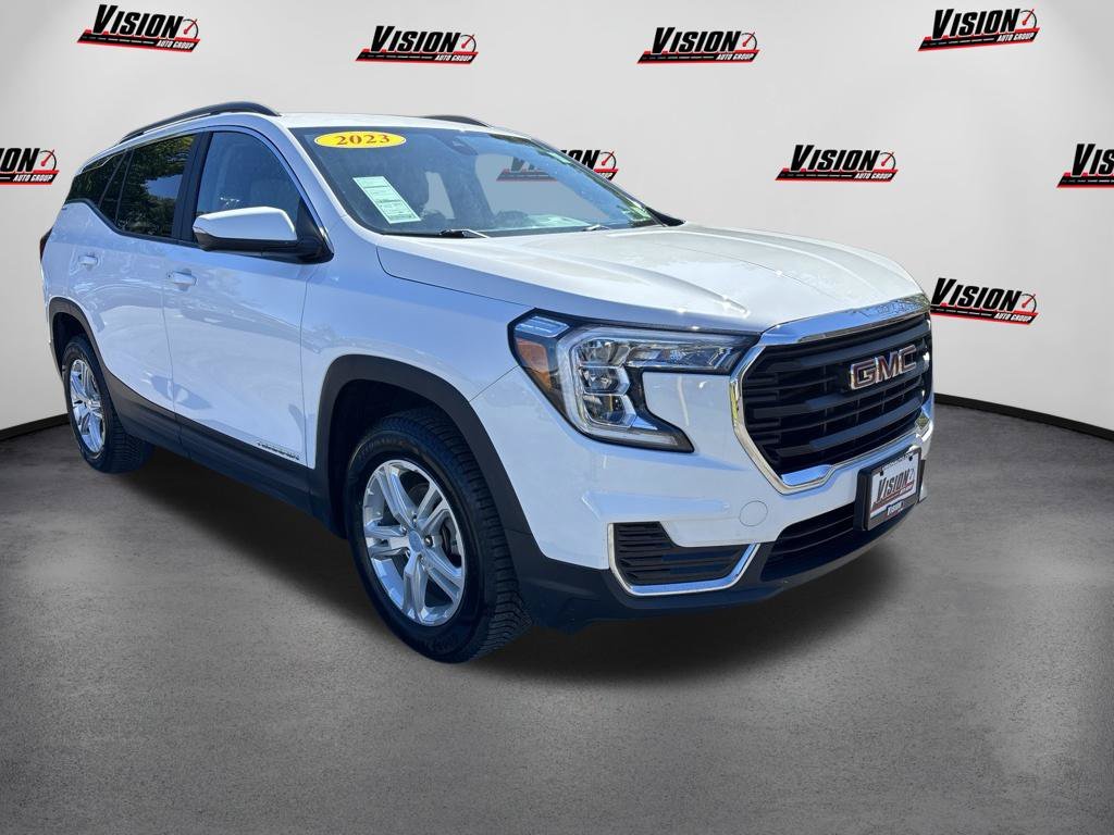Used 2023 White GMC SLE image 3