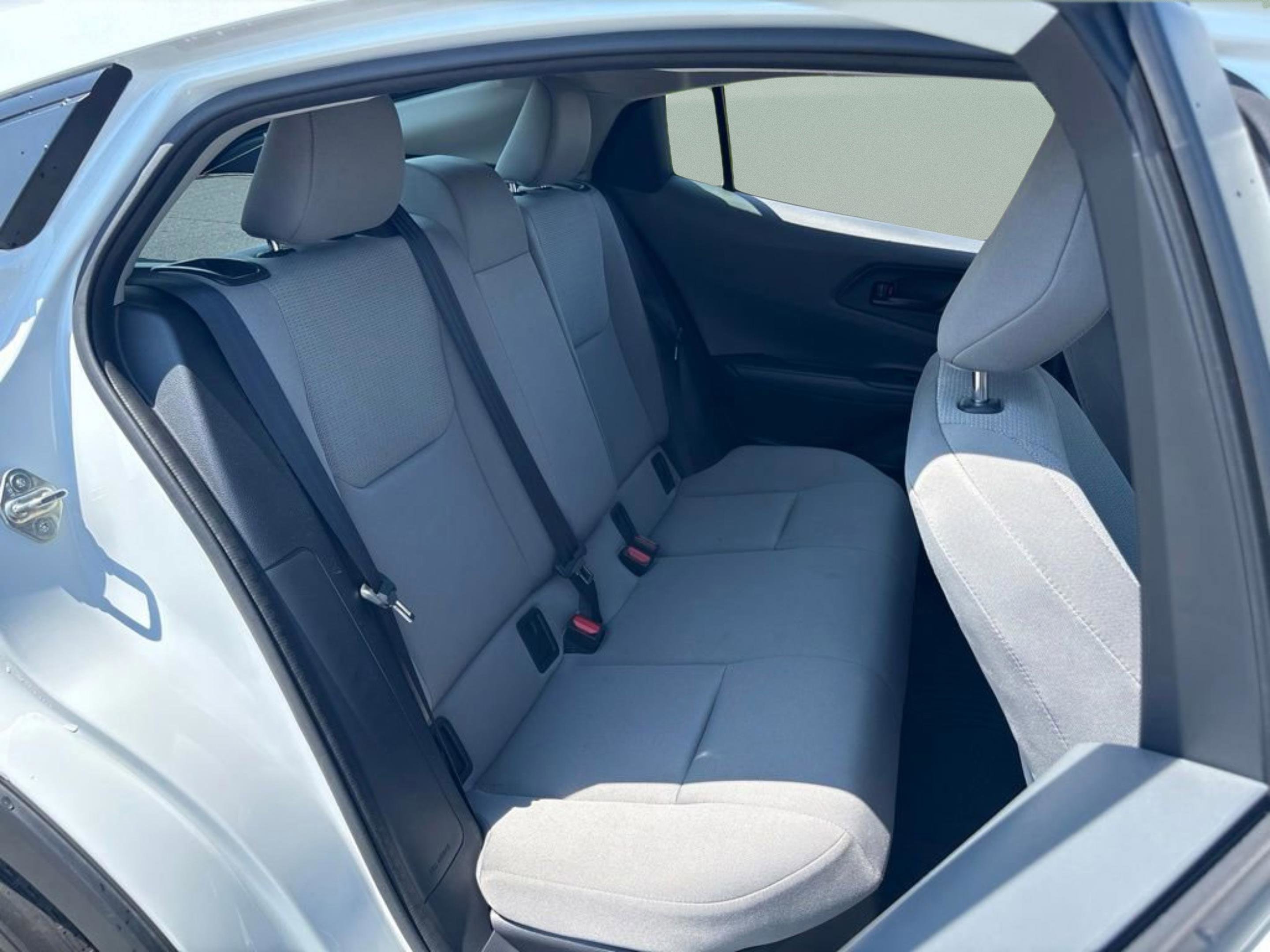 Used 2025 Pearl Toyota LE image 23