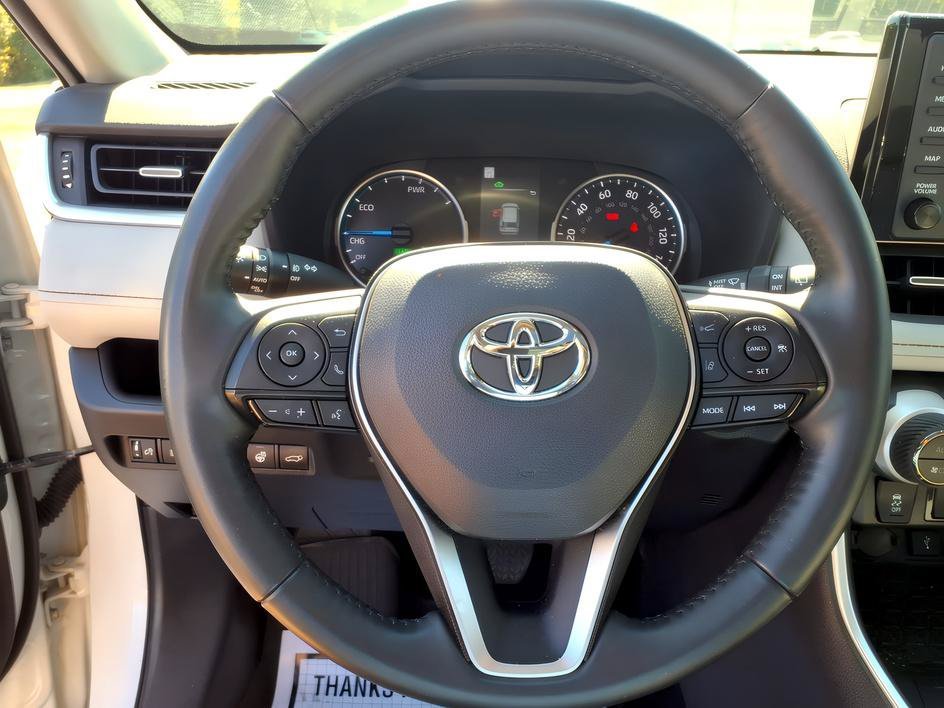 Used 2022 Blizzard Pearl Toyota Hybrid XLE Premium image 25