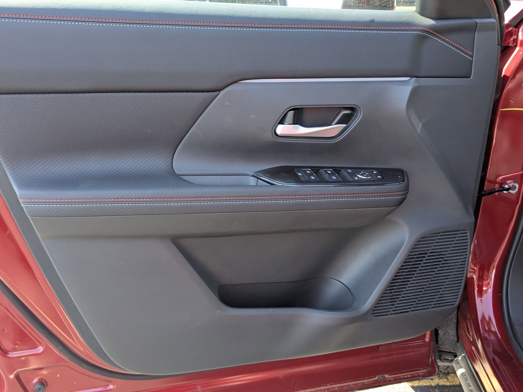 2026 Nissan KICKS SR AWD - Photo 12