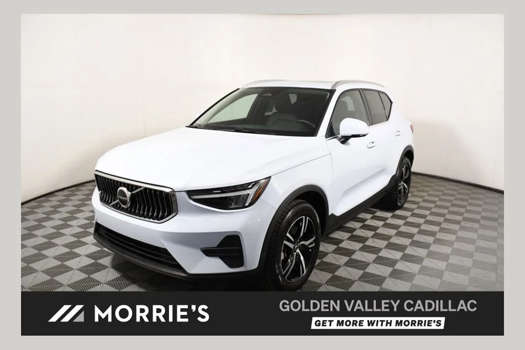 2025 Volvo XC40 B5 Core Bright AWD's photo