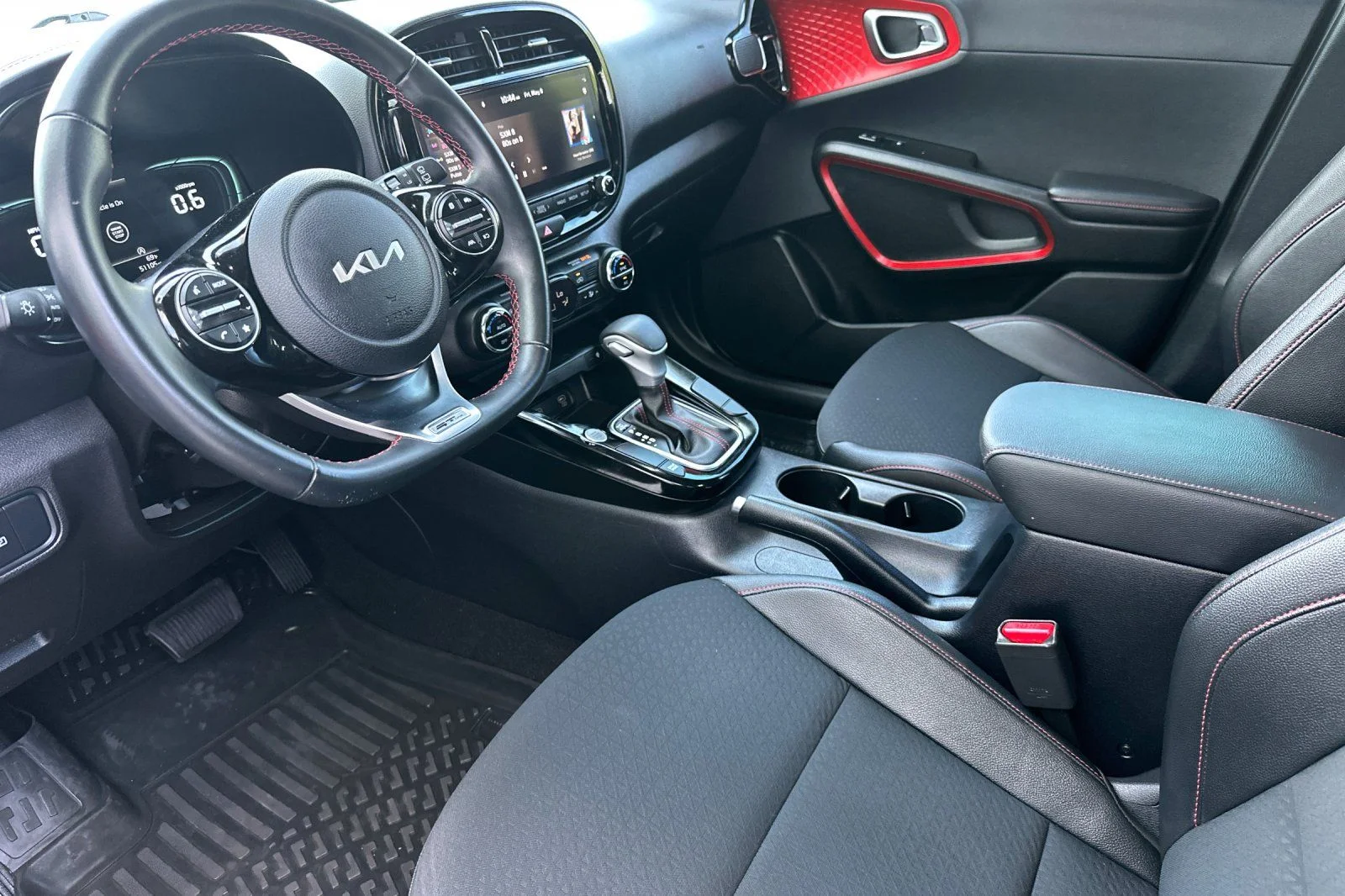 Used 2024 Gray Kia GT-Line image 10