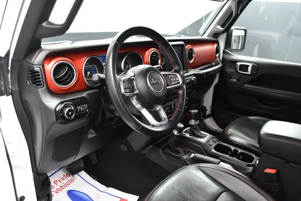Used 2020 White Jeep Unlimited Rubicon image 17