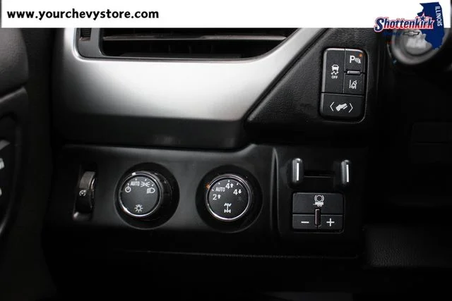 Used 2015 White Chevrolet LT image 24