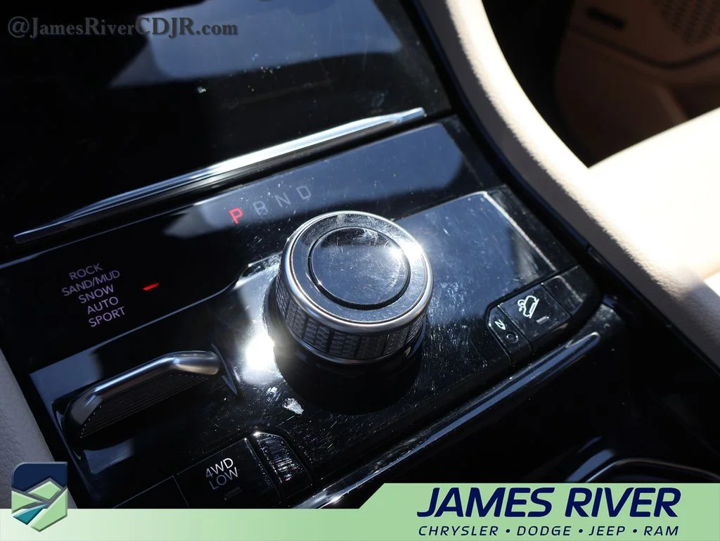 Used 2022 White Jeep 4xe image 39