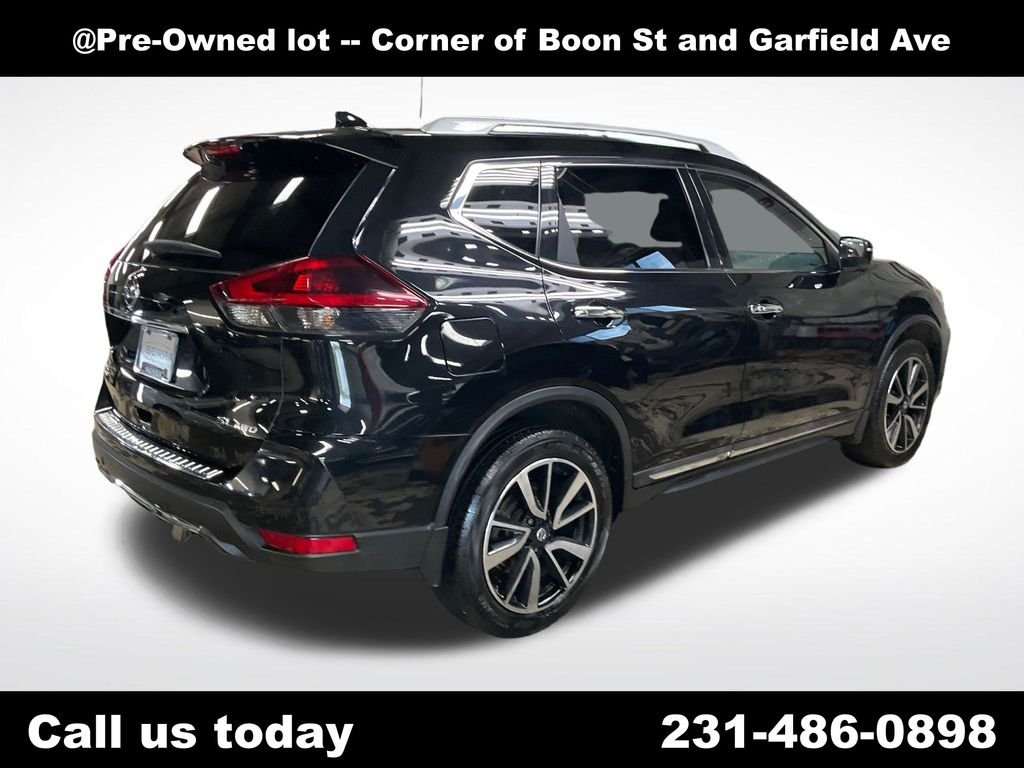Used 2019  Nissan SL image 5