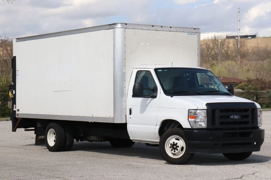 Used 2024 White Ford Base image 2