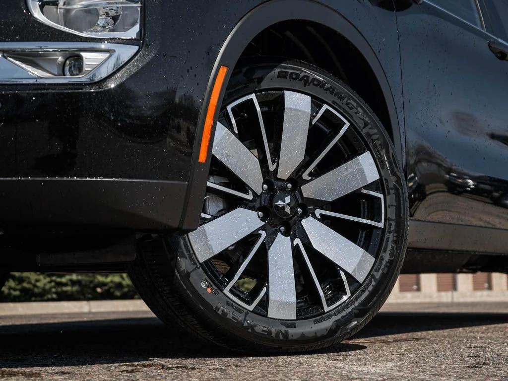 New 2026 Black Diamond Mitsubishi SE image 6
