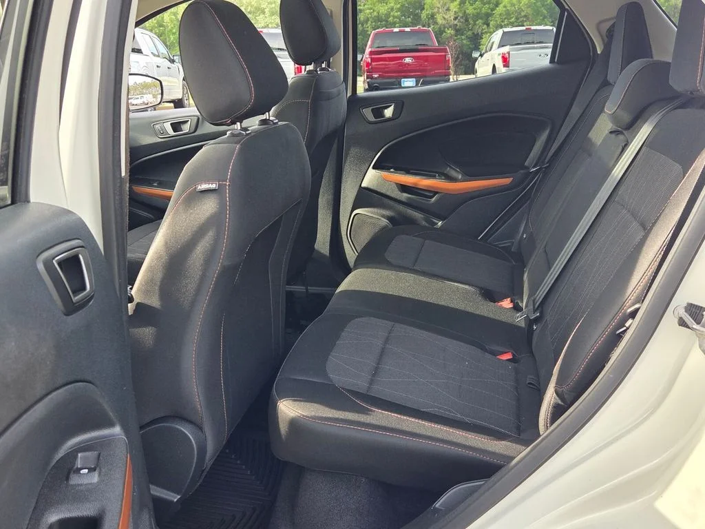 Used 2021 White Ford SE image 5